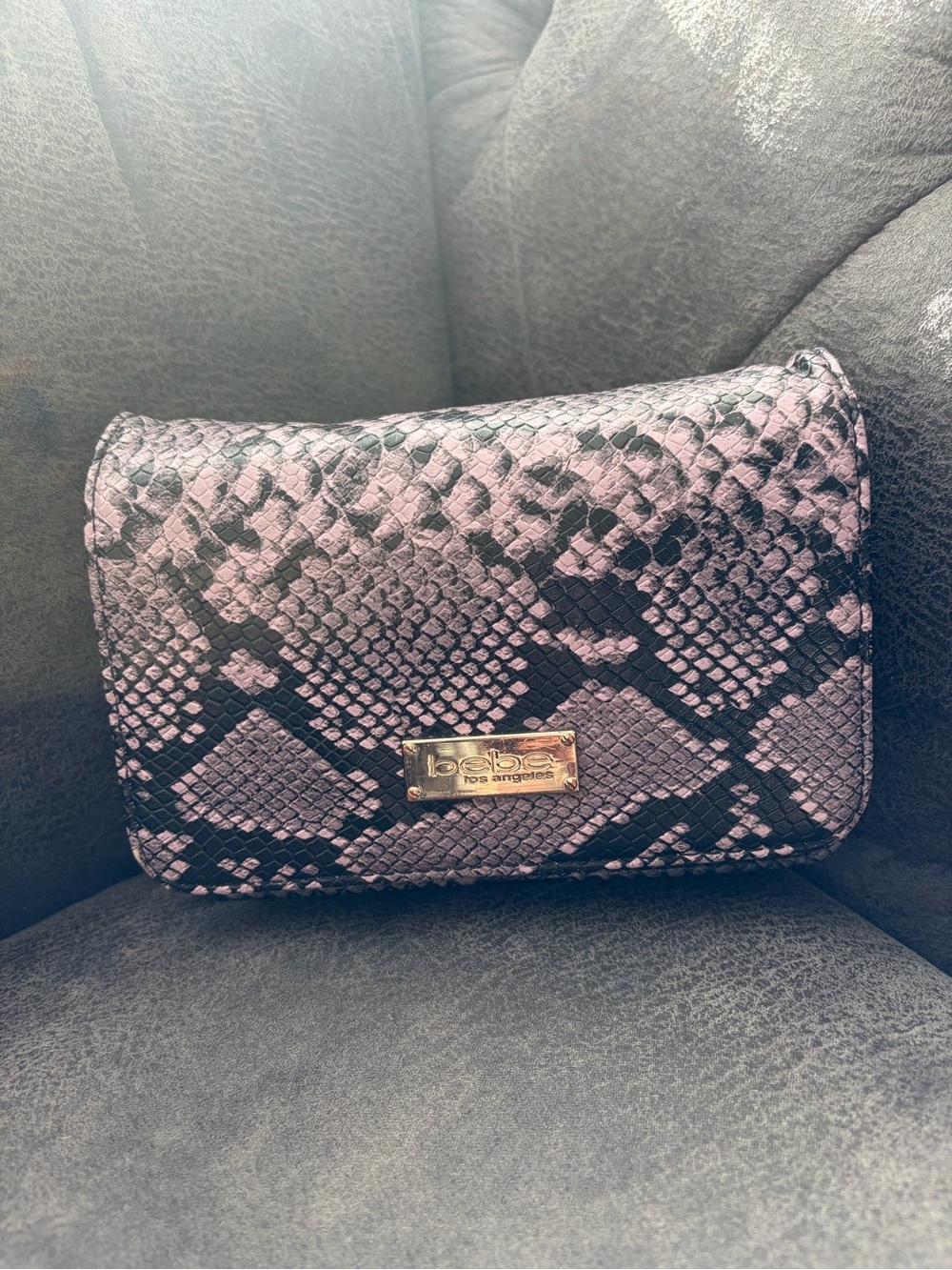 Bebe 2 toned Snake Print Chain Bag. Pink & Gray EUC